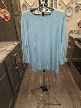 Time and Tru Light Blue Long Sleeve Tee